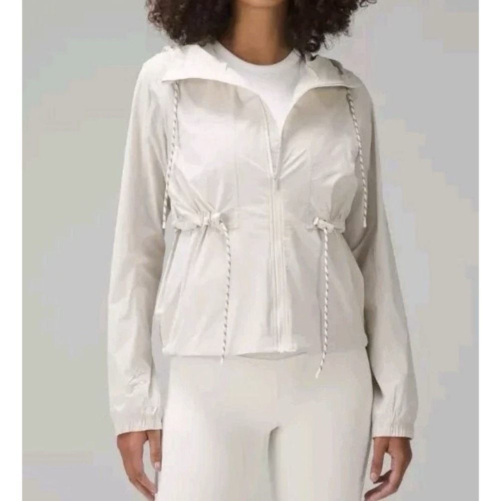 LULULEMON Drawstring Water-Resistant Jacket Ivory 6 Lightweight Windbreaker